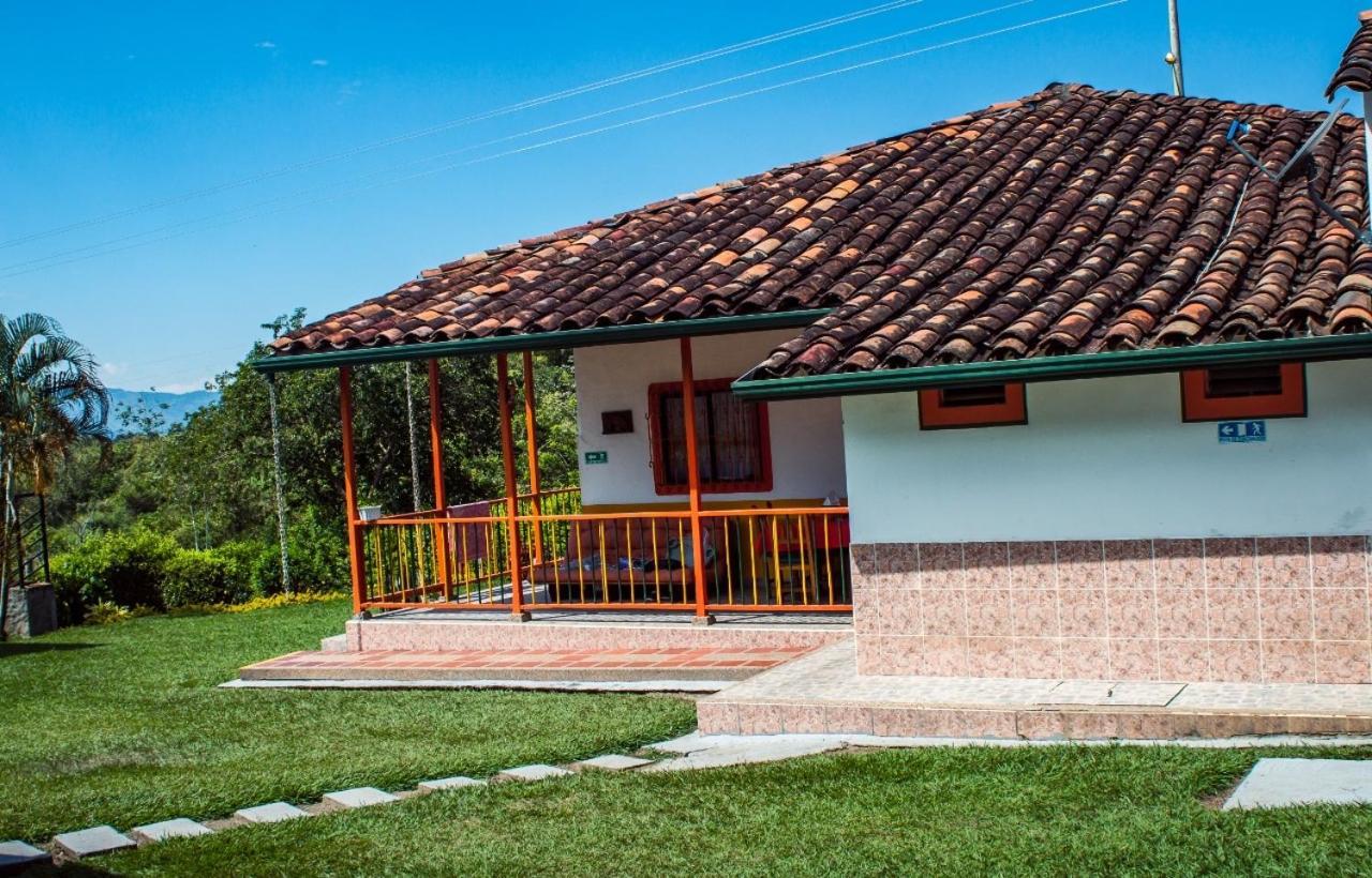 Alojamiento Campestre Hawaii Montenegro Exterior photo